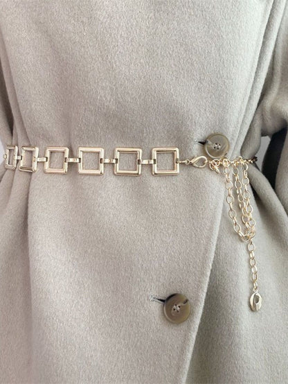 Cinto Feminino com Corrente Metálica e Detalhes Quadrados