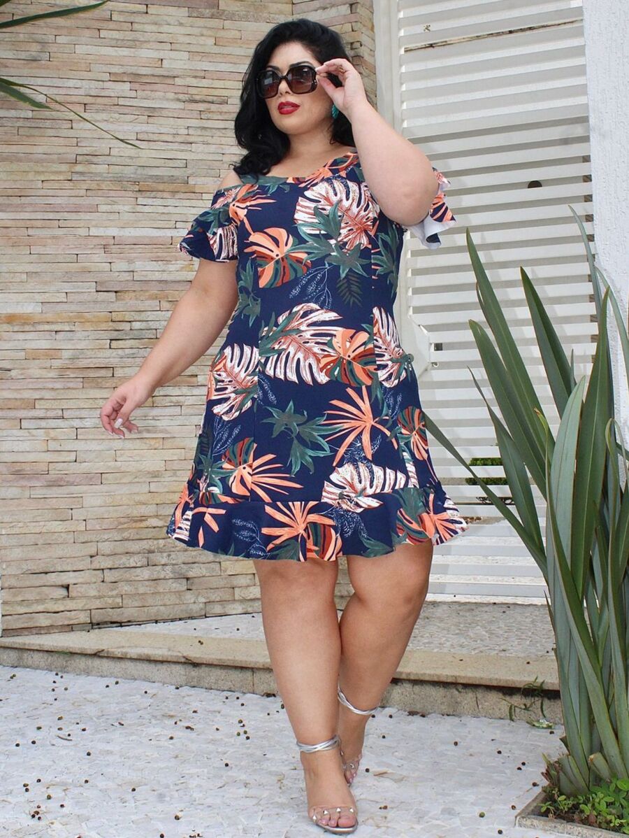 Vestido Plus Size Estampado Floral com Babado