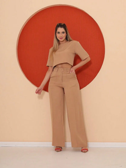 Conjunto Blusa Manga Curta e Calça Pantalona de Alfaiataria