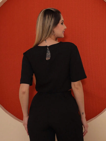 Conjunto Blusa Manga Curta e Calça Pantalona de Alfaiataria