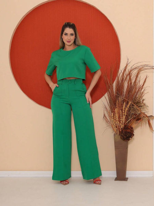 Conjunto Blusa Manga Curta e Calça Pantalona de Alfaiataria