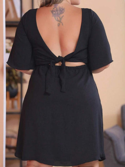 Vestido Plus Size Feminino Curto Estampado com Costas Abertas