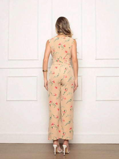 Macacão Feminino Estampado Floral com Decote em V e Amarração na Cintura
