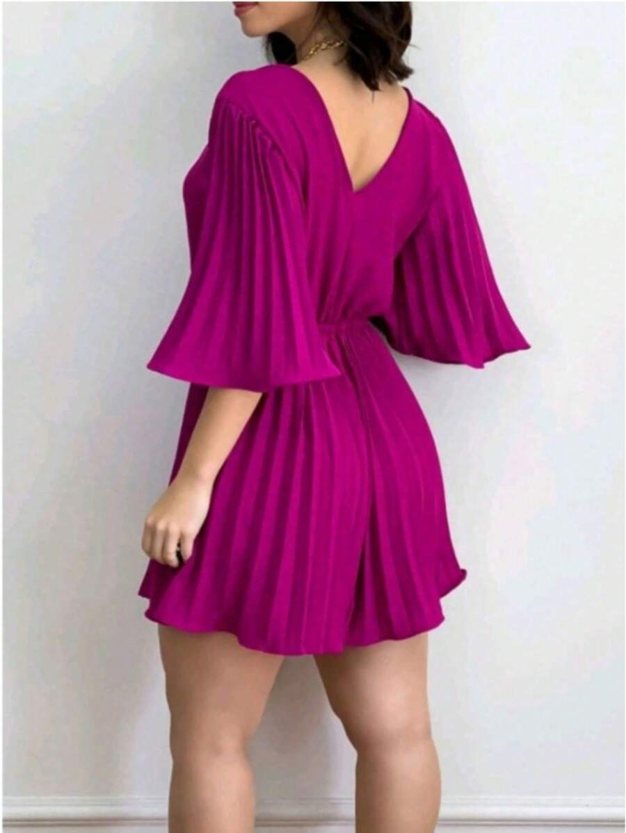 Macaquinho Plissado com Manga Flare