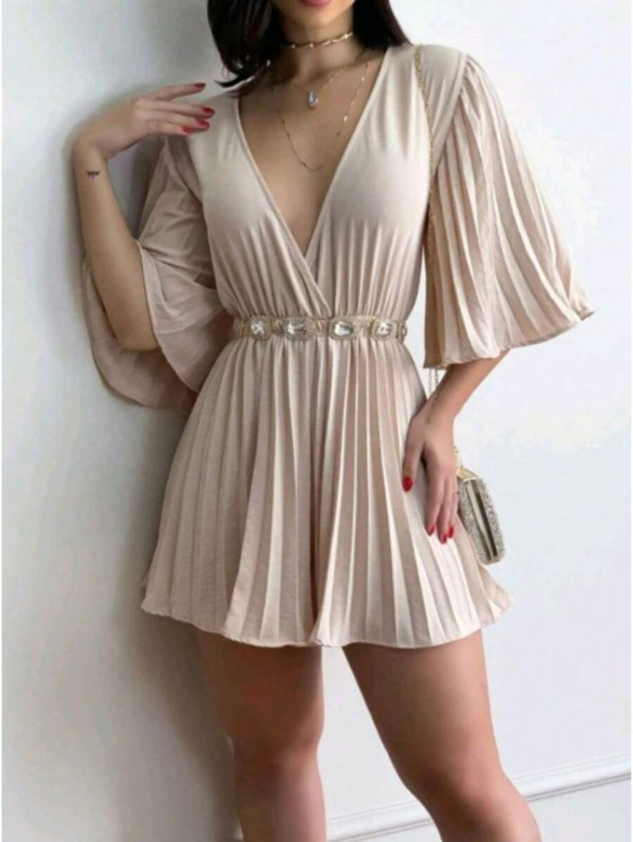 Macaquinho Plissado com Manga Flare