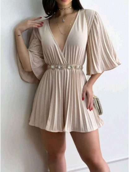 Macaquinho Plissado com Manga Flare