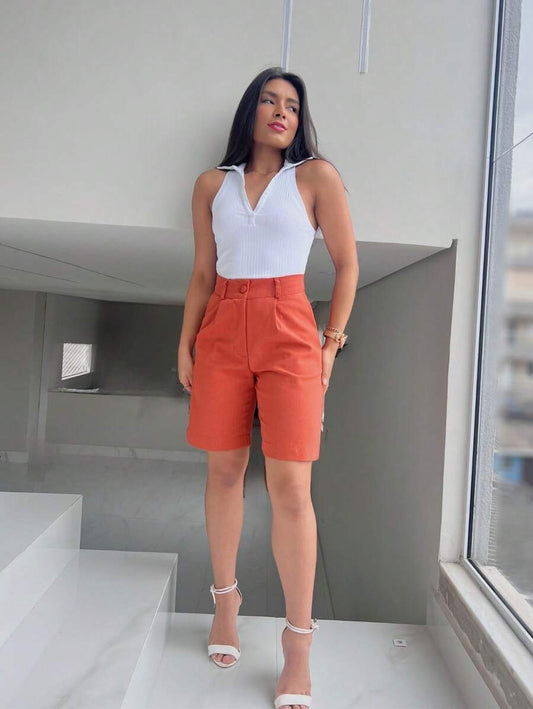 Bermuda Básica Feminina em Linho com Bolso, Botão e Zíper