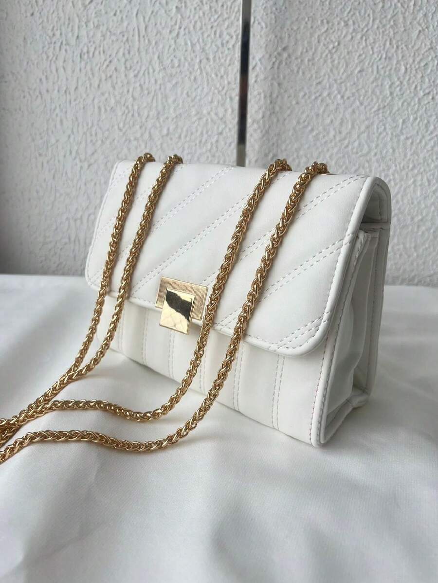 Bolsa Feminina Pequena com Corrente de Ferro Dourado