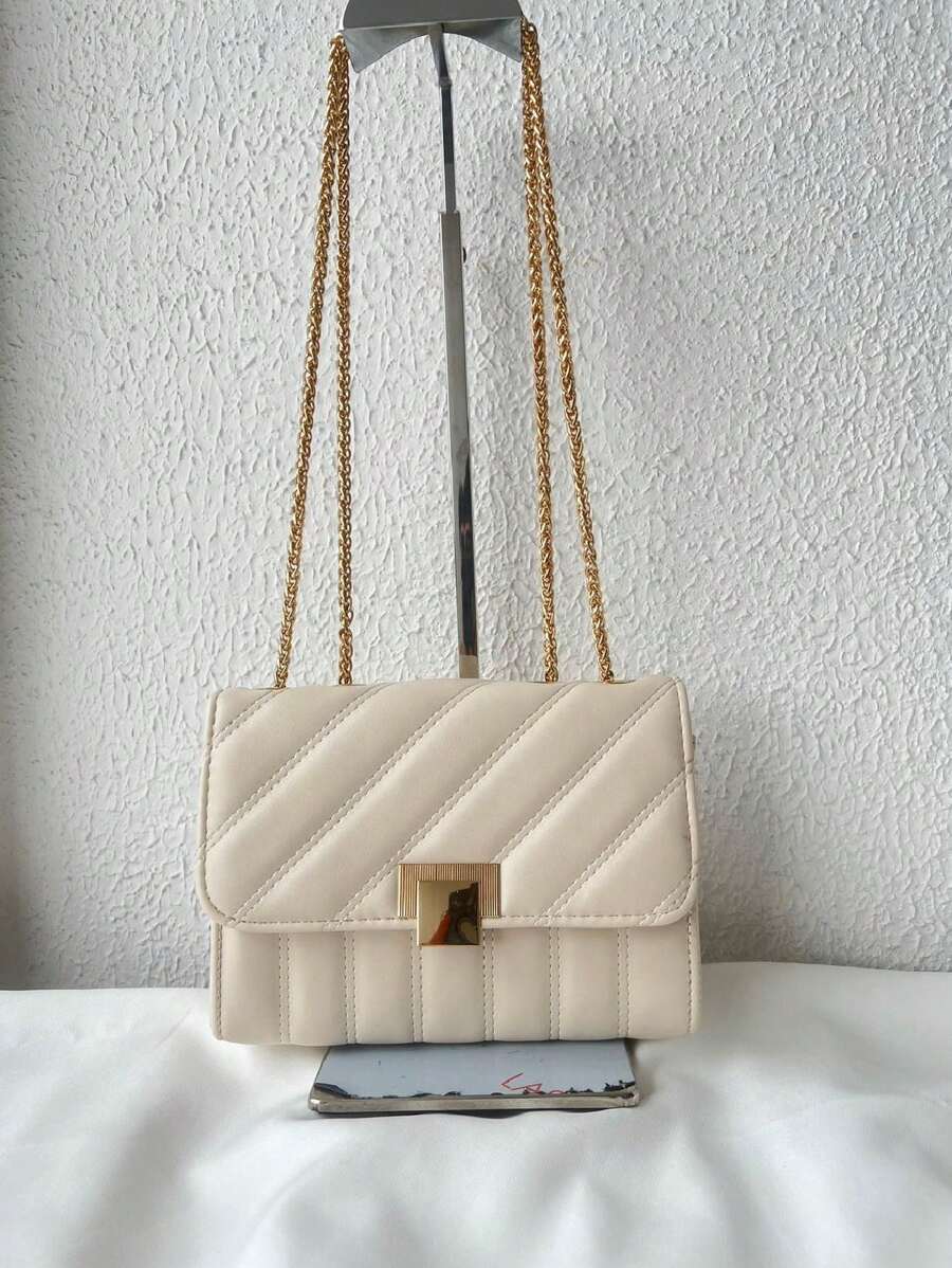 Bolsa Feminina Pequena com Corrente de Ferro Dourado