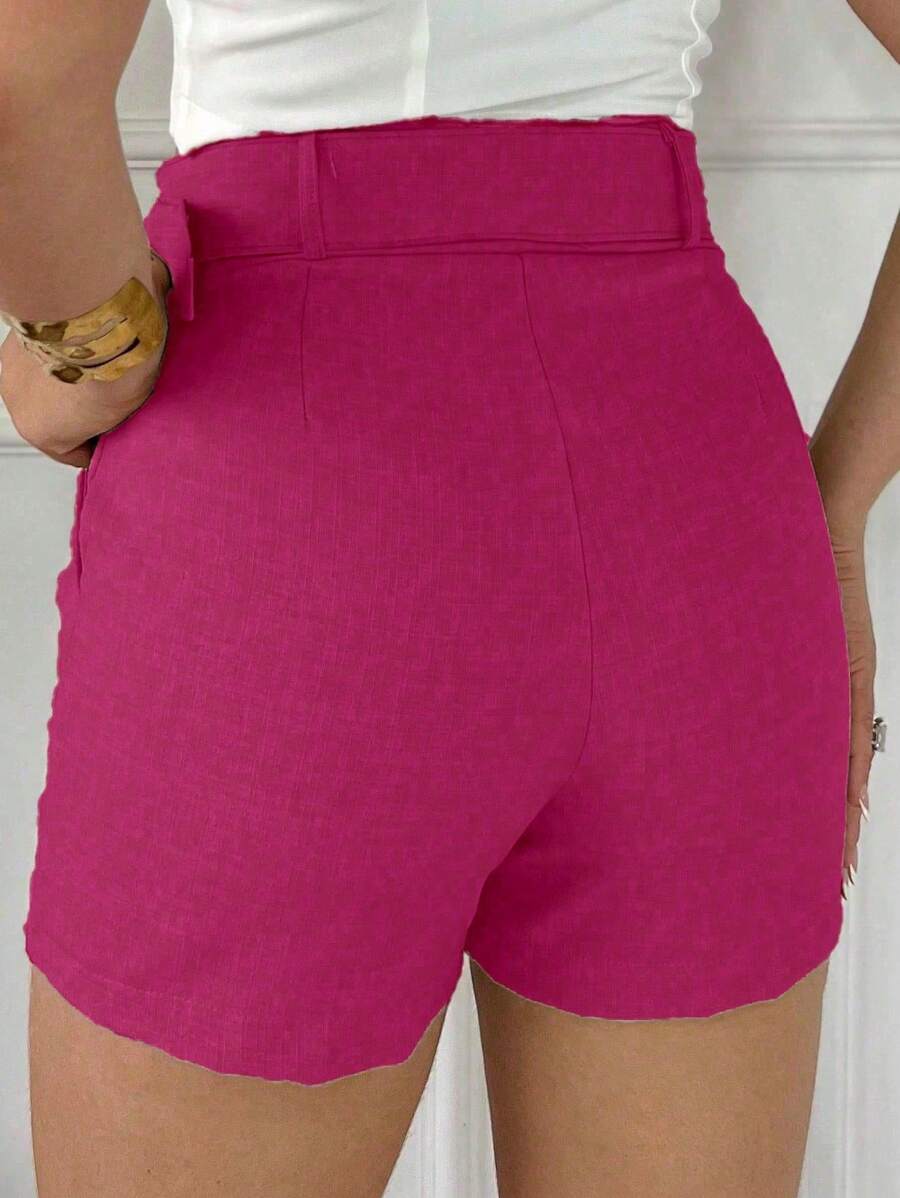 Short Feminino em Linho com Cinto Forrado e Zíper Lateral