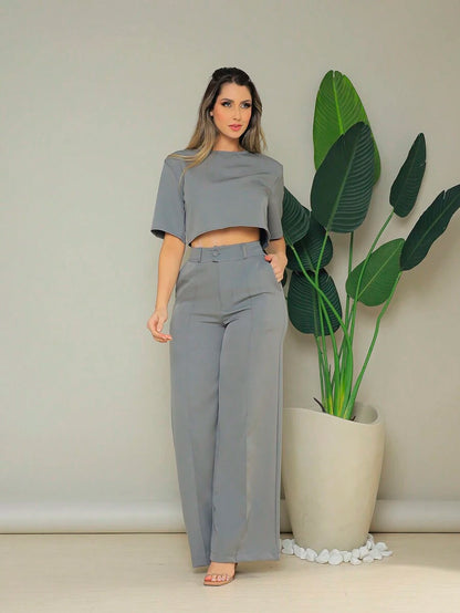 Conjunto Blusa Manga Curta e Calça Pantalona de Alfaiataria