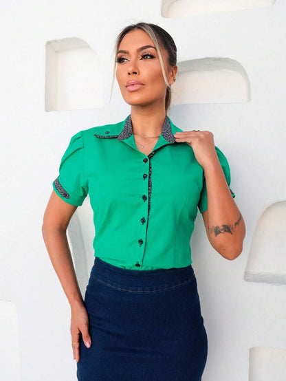 Camisete Feminina Manga Curta Slim com Detalhe na Manga