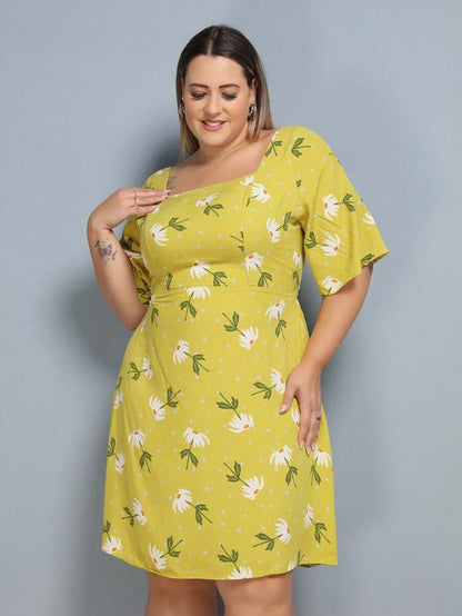 Vestido Plus Size Feminino Curto Estampado com Costas Abertas