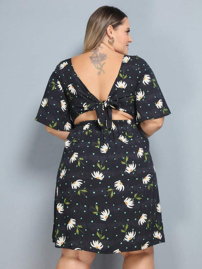 Vestido Plus Size Feminino Curto Estampado com Costas Abertas