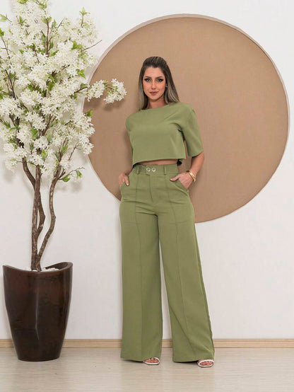 Conjunto Blusa Manga Curta e Calça Pantalona de Alfaiataria