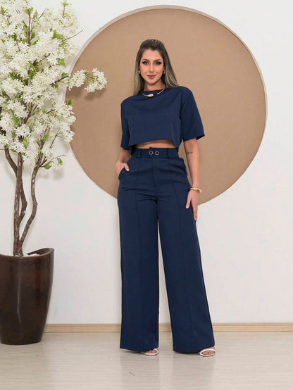 Conjunto Blusa Manga Curta e Calça Pantalona de Alfaiataria