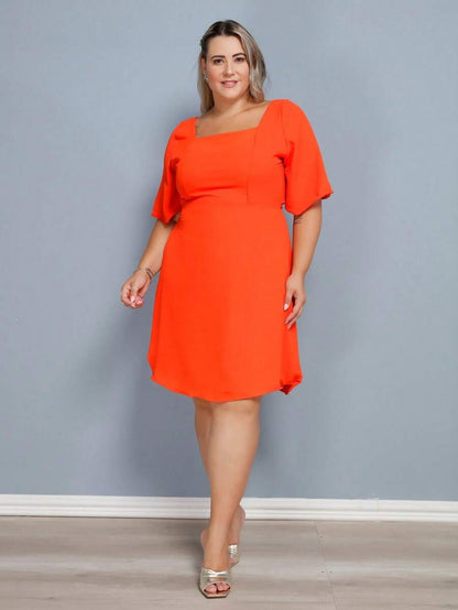 Vestido Plus Size Feminino Curto Estampado com Costas Abertas