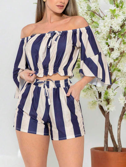 Conjuntinho Listrado Short e Blusa Cropped Tomara Que Caia