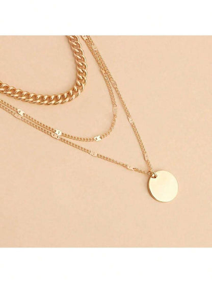 Colar Feminino Europeu de Múltiplas Camadas com Pingentes Geométricos