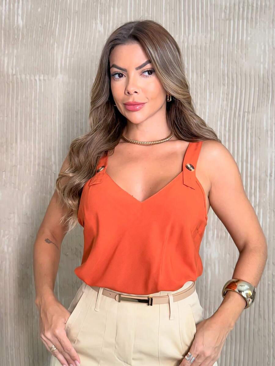 Blusa Feminina de Alça em Viscose com Botões