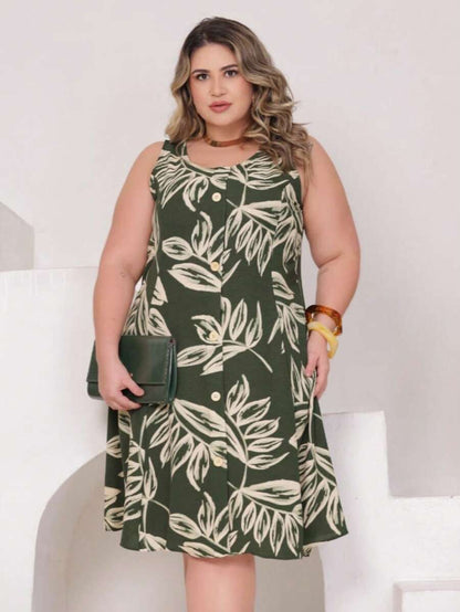 Vestido Plus Size Estampado Regata com Botões