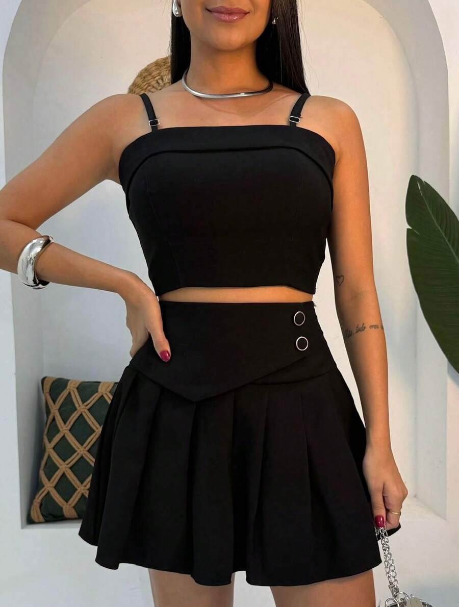 Conjunto Feminino Curto com Top Bandeau e Saia Godê