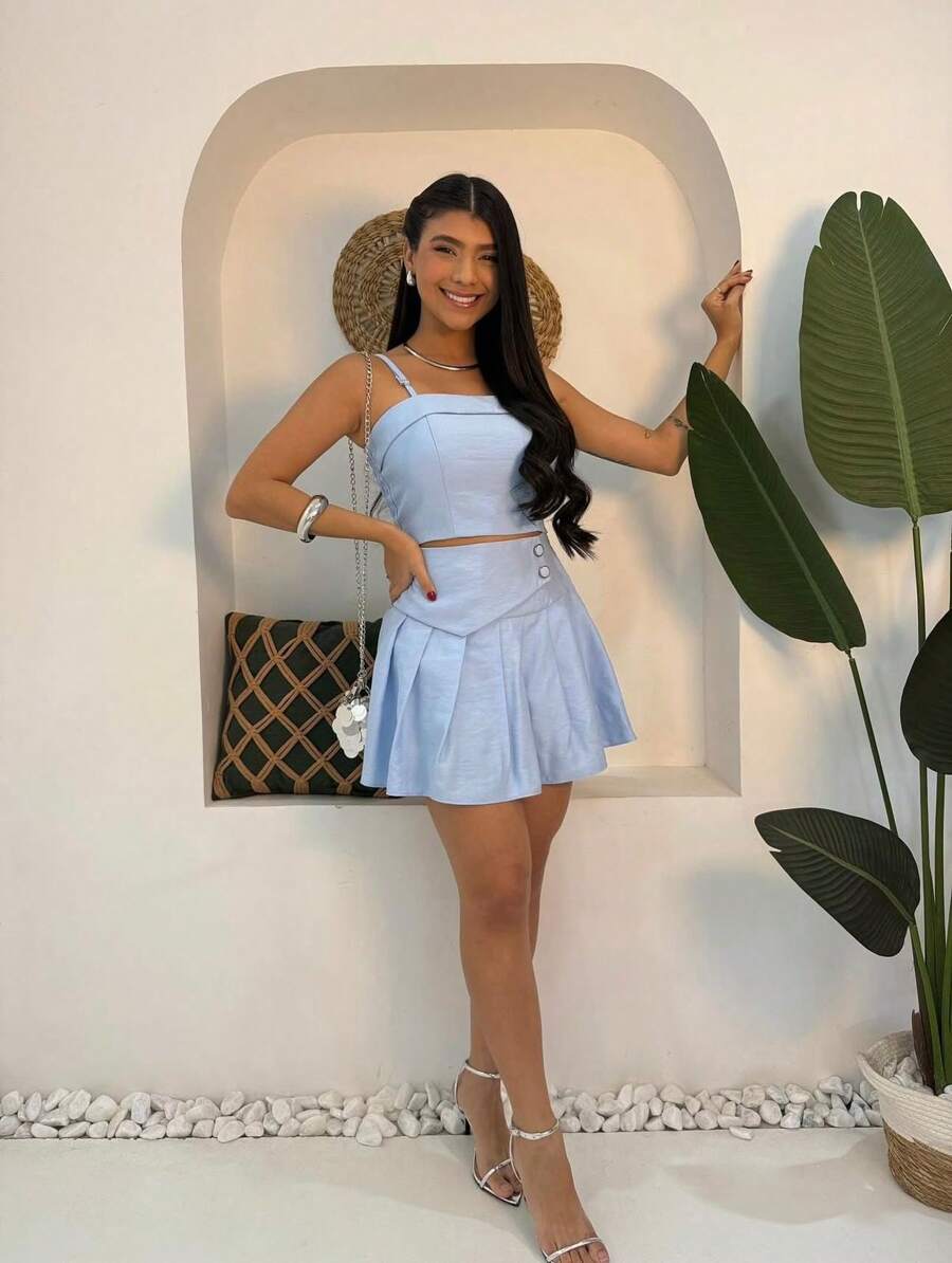 Conjunto Feminino Curto com Top Bandeau e Saia Godê