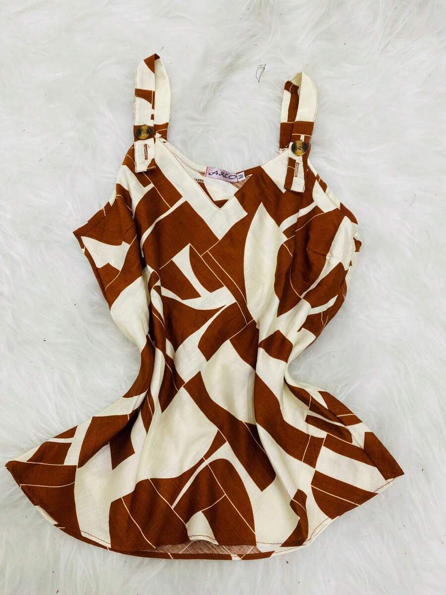 Blusa Feminina de Alça em Viscose com Botões