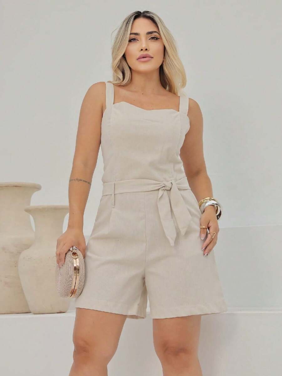 Macaquinho Feminino Giovana em Linho com Cinto e Bolsos