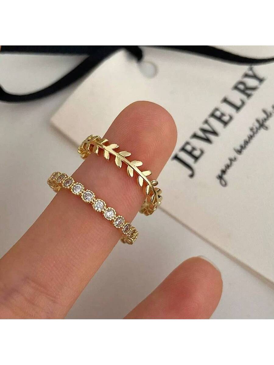 Conjunto de Anéis Femininos em Prata e Ouro com Design de Folhas e Zircônias