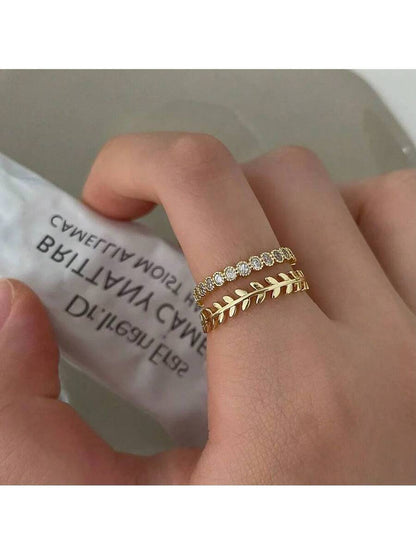Conjunto de Anéis Femininos em Prata e Ouro com Design de Folhas e Zircônias