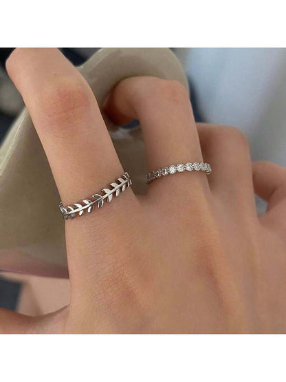 Conjunto de Anéis Femininos em Prata e Ouro com Design de Folhas e Zircônias