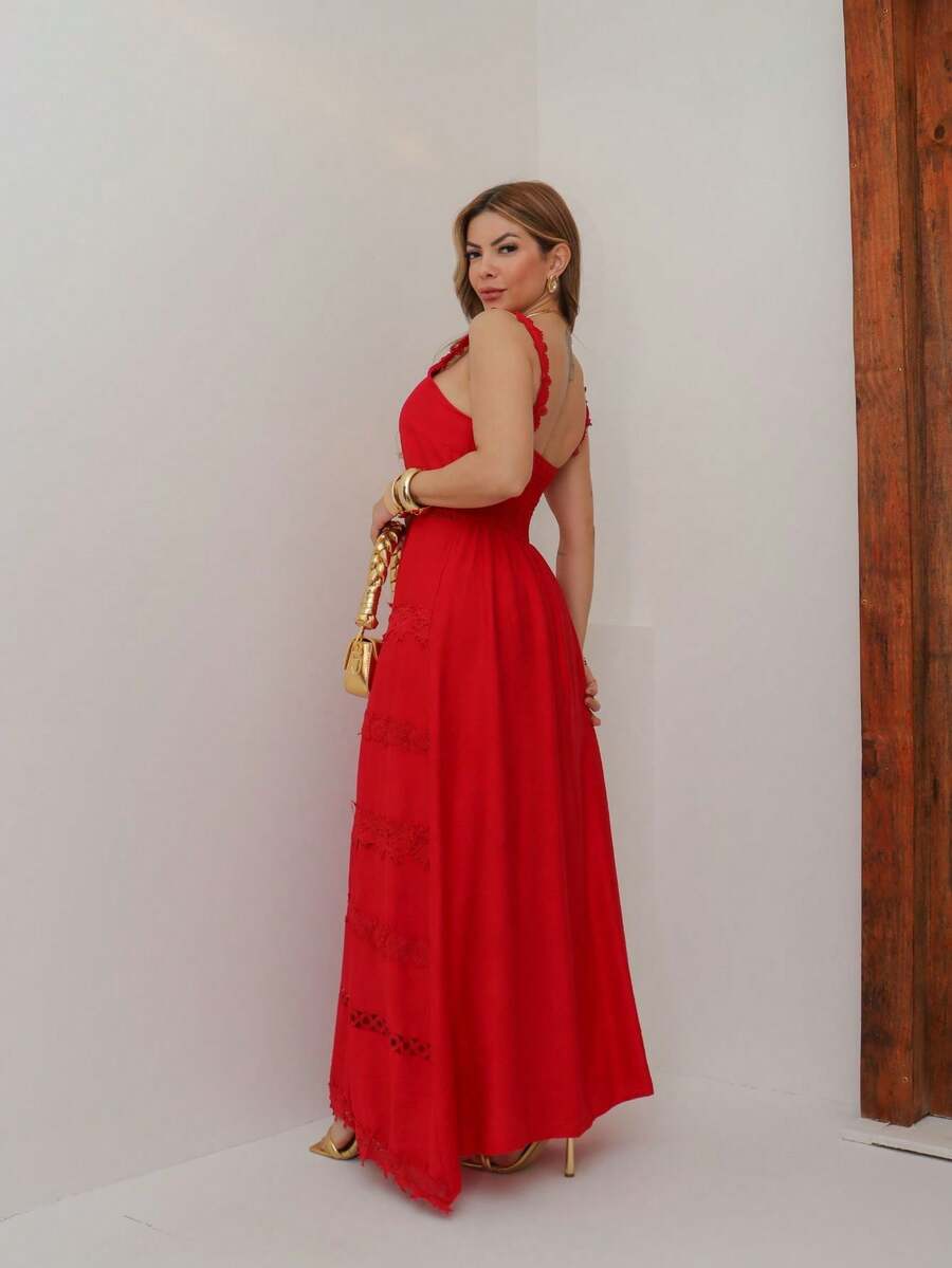 Vestido Longo Elegante em Lese com Bordado