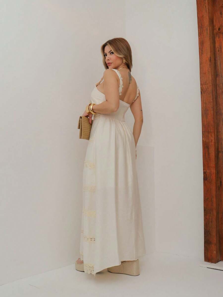 Vestido Longo Elegante em Lese com Bordado