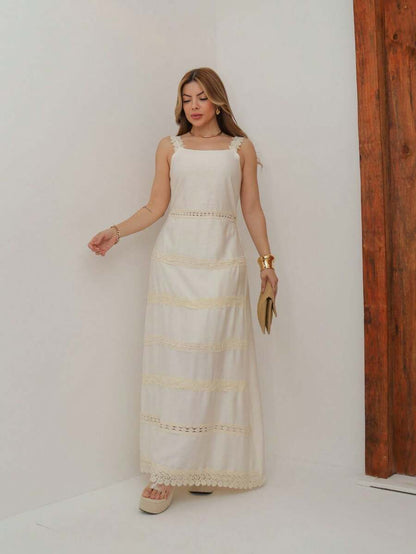 Vestido Longo Elegante em Lese com Bordado