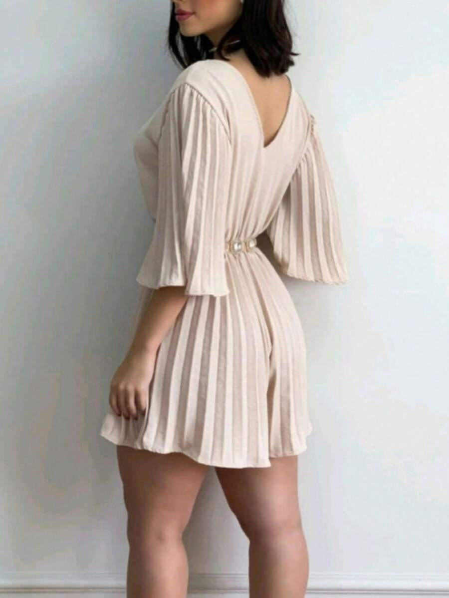 Macaquinho Plissado com Manga Flare