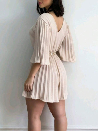 Macaquinho Plissado com Manga Flare