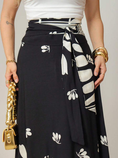 Saia Longa Feminina Floral com Amarração na Cintura
