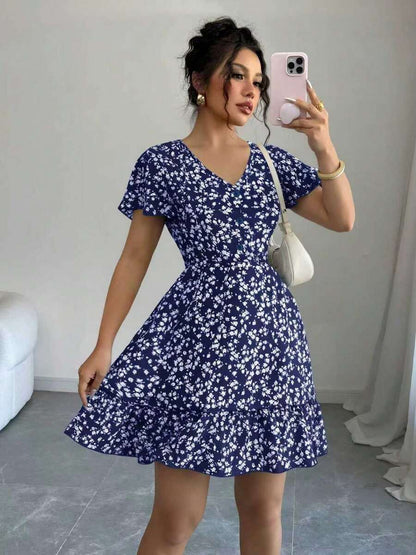 Vestido Floral Curto Feminino Boho com Bainha de Babado e Manga Esvoaçante