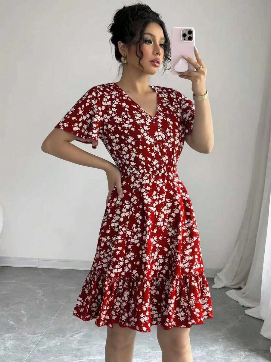 Vestido Floral Curto Feminino Boho com Bainha de Babado e Manga Esvoaçante