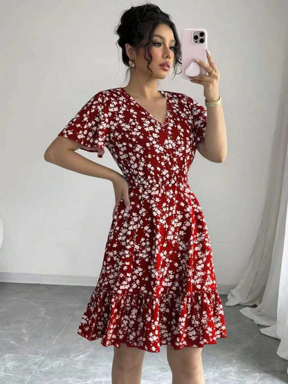 Vestido Floral Curto Feminino Boho com Bainha de Babado e Manga Esvoaçante