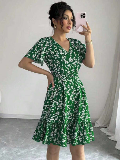 Vestido Floral Curto Feminino Boho com Bainha de Babado e Manga Esvoaçante