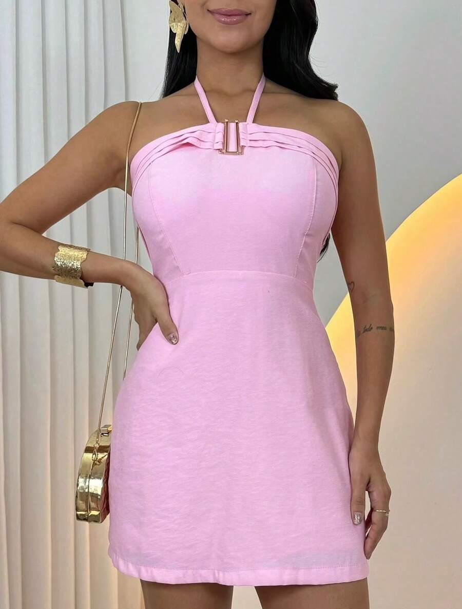 Macaquinho Feminino Curto com Decote Reto e Alças Finas