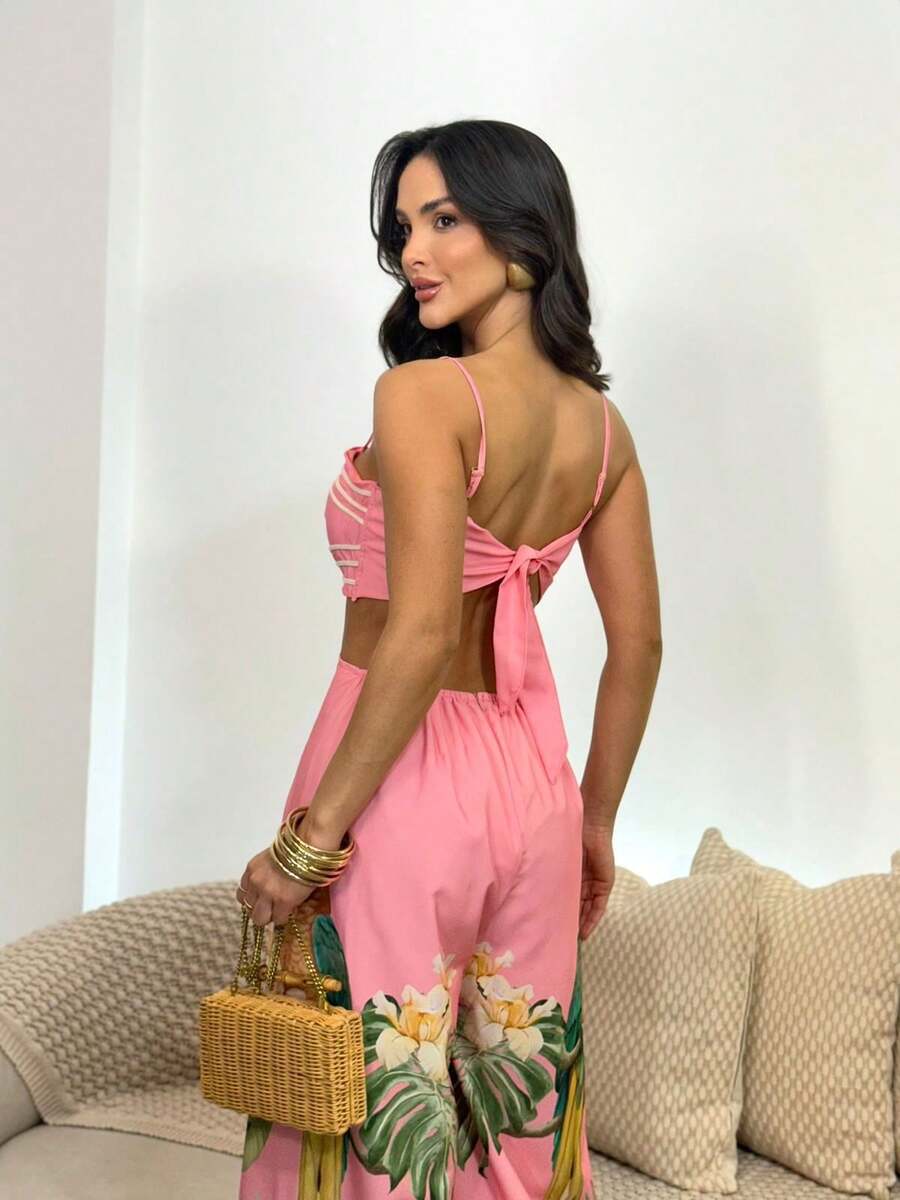 Macacão Feminino Longo Estilo Tropical com Estampa de  Araras