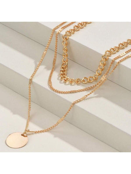 Colar Feminino Europeu de Múltiplas Camadas com Pingentes Geométricos