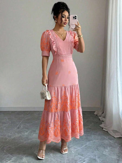 Vestido Longo Feminino Bordado com Babado e Cinto – Elegância Atemporal