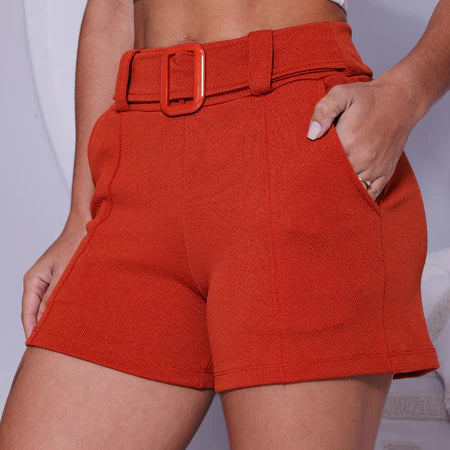 Shorts Feminino Cintura Alta em Malha Crepe com Fivela e Bolso