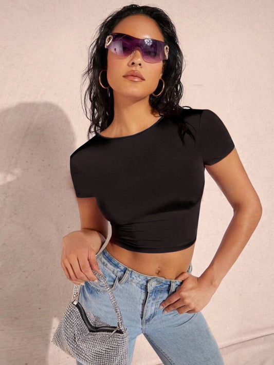 Cropped Costa Nua Baby Tee Look - Moderno e Elegante!