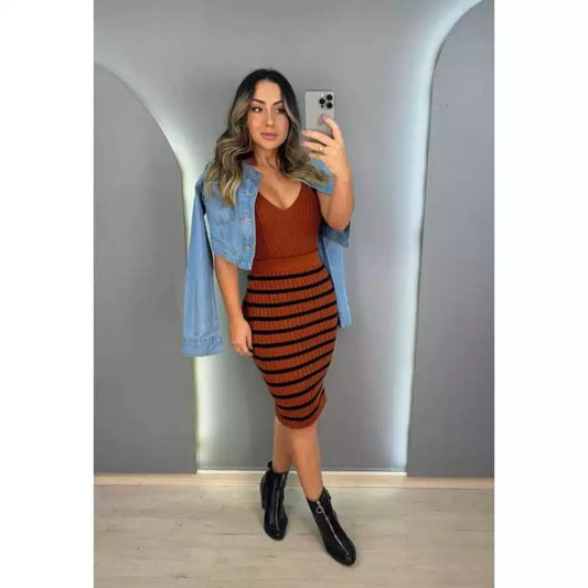Conjunto de Tricot Feminino Saia Midi Canelada Listrada e Cropped Regata Gola V Liso Moda