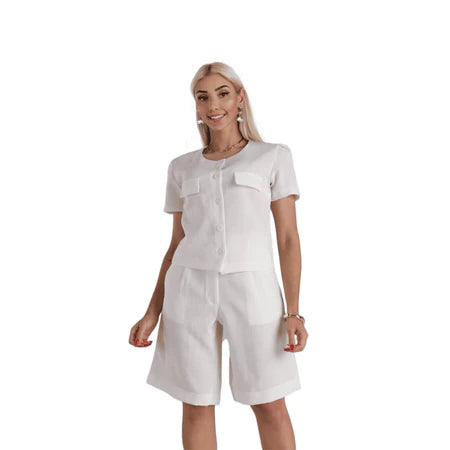 Bermuda Feminina em Linho Rústico com Fechamento Frontal